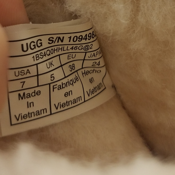 NWT UGG Sequin Short Boot - Picture 12 of 12